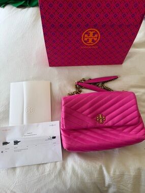 Tory Burch Quilted Fleming Chain Shoulder Bag in Hot Pink with Gold Hardware